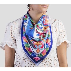 Beautiful El Canto scarf from Costa Rica